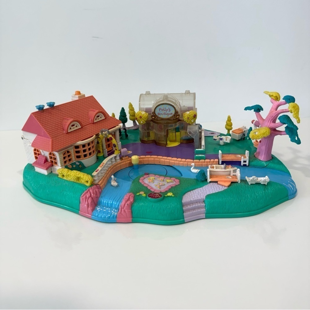 1996 POLLY POCKET Magical Movin Pollyville
